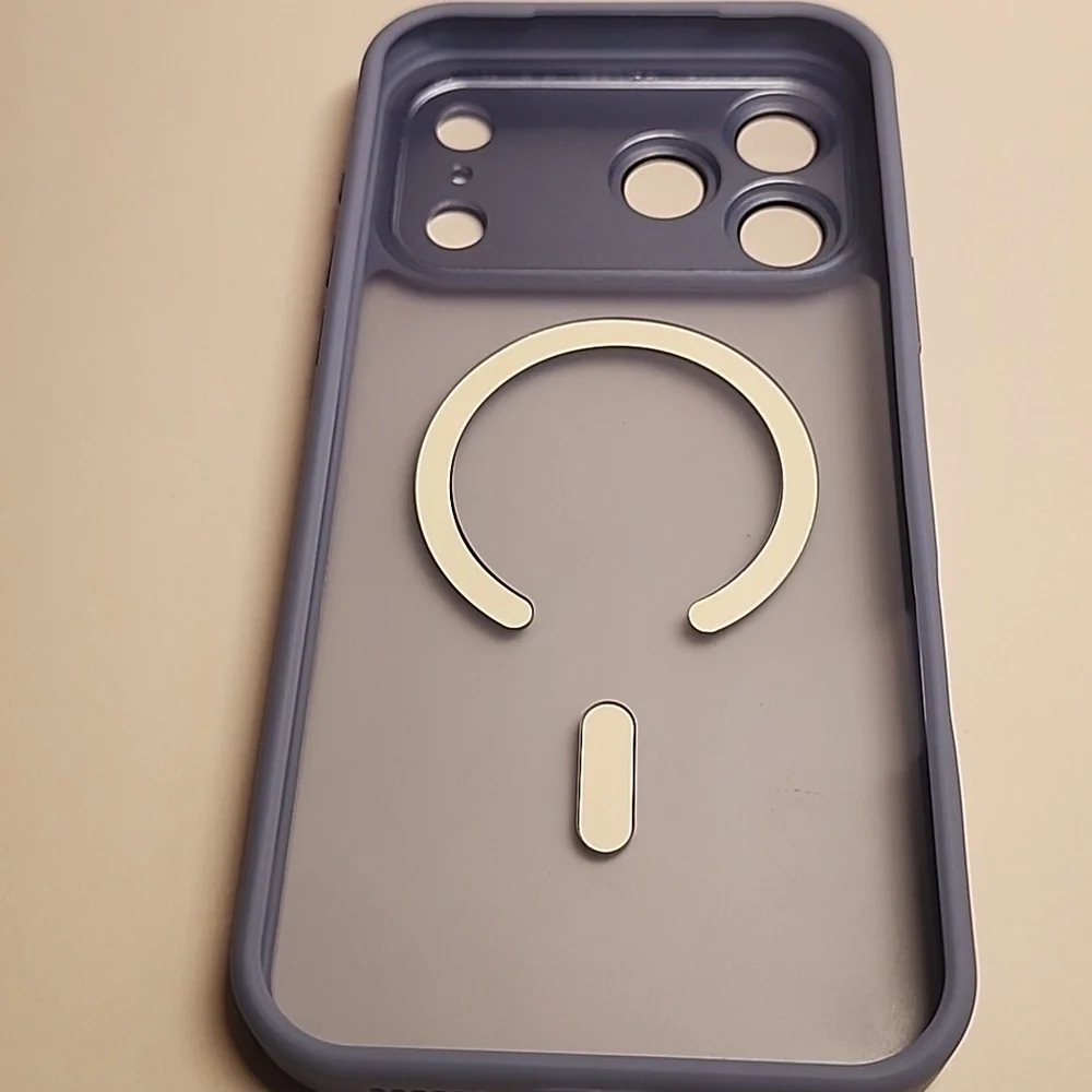 Brand new Apple IPhone 17 Pro Max Magnetic Translucent Silicone Phone case